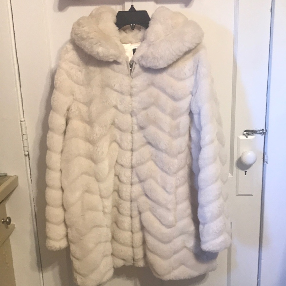 Elegant Cream Faux Fur Coat
